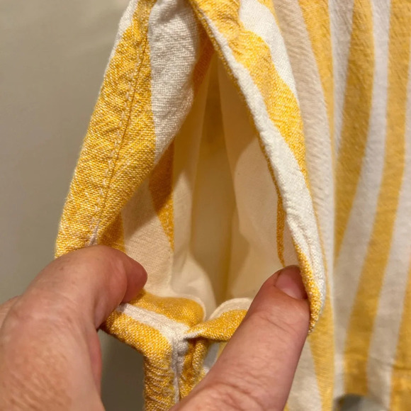 Old Navy Linen Blend Everyday Shorts size 10 - Picture 6 of 6